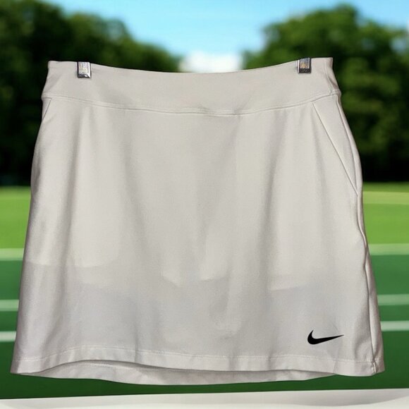 Nike Golf Skort Women’s Small White Pull On Pockets Swoosh Golf Team Tennis - Picture 1 of 11